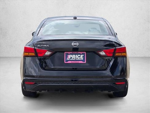 Used 2025 Nissan Altima 2.5 SV FWD image 7