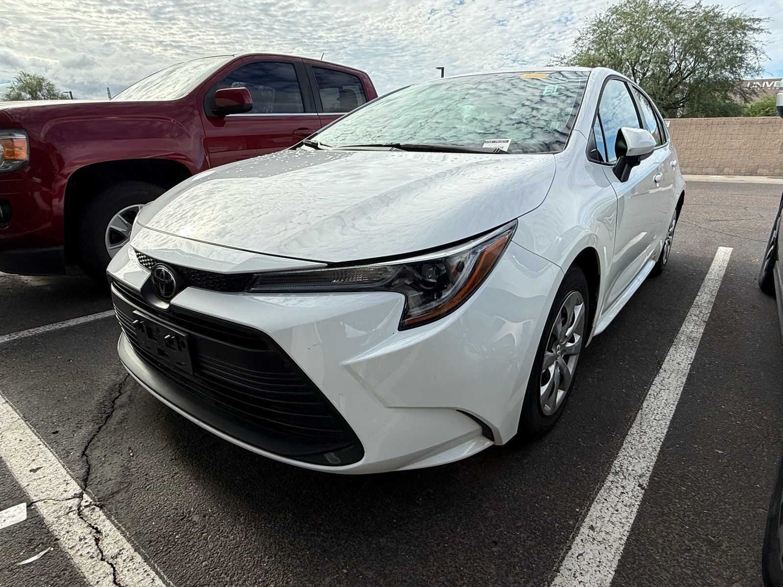 Used 2025 Toyota Corolla LE FWD image 2