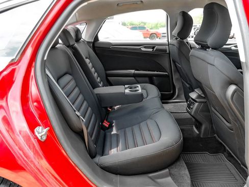 Used 2016 Ford Fusion SE FWD image 39