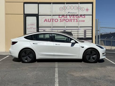Used 2023 Tesla Model 3 Standard Range RWD image 6
