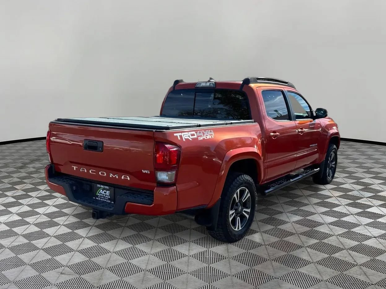 Used 2017 Toyota Tacoma TRD Sport w/ Tow Package (A/T) AWD/4WD image 5