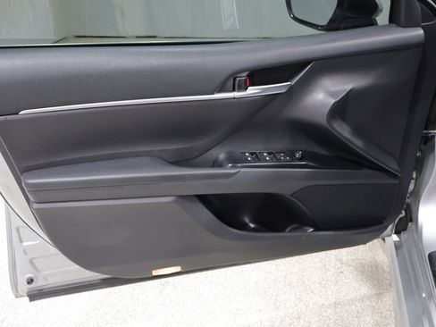 Used 2018 Toyota Camry SE w/ Audio Package FWD image 14