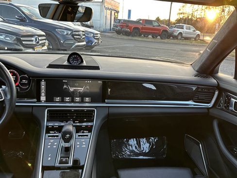 Used 2017 Porsche Panamera Turbo image 27