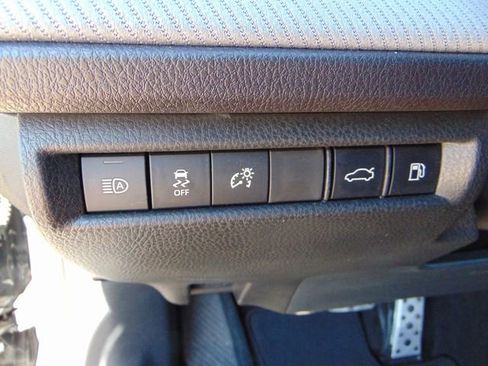 Used 2025 Toyota Camry SE AWD/4WD image 19