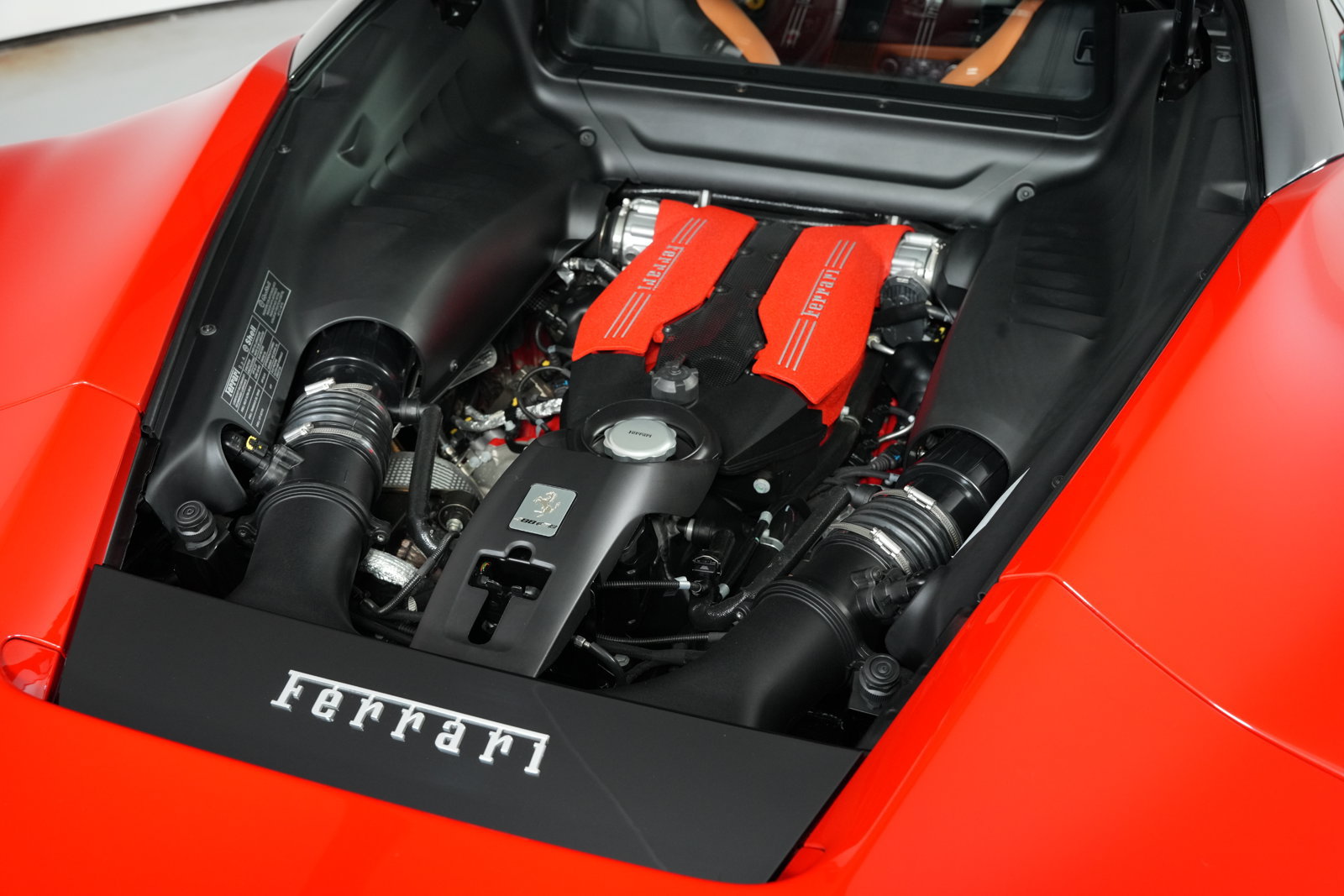 Used 2016 Ferrari 488 GTB RWD image 13