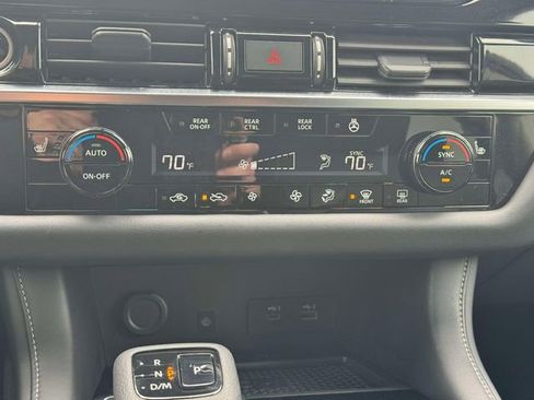 Used 2023 Nissan Pathfinder SL image 37