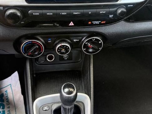 Used 2020 Hyundai Venue SE FWD image 13