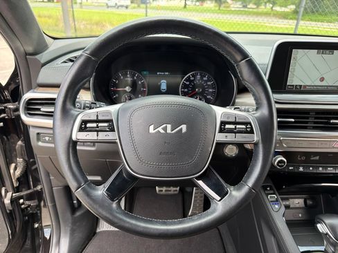 Certified 2022 Kia Telluride SX w/ SX Prestige Package AWD/4WD image 15