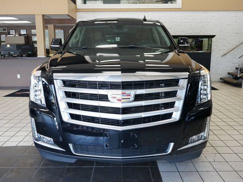 Used 2016 Cadillac Escalade Luxury AWD/4WD image 23
