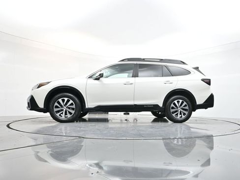 Used 2020 Subaru Outback Premium image 29
