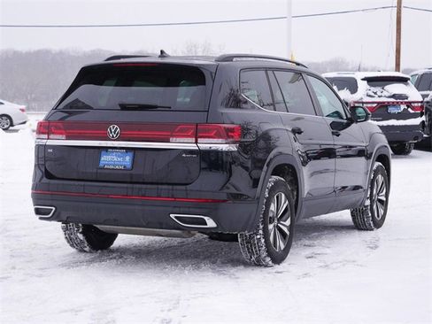 Certified 2025 Volkswagen Atlas SE image 7