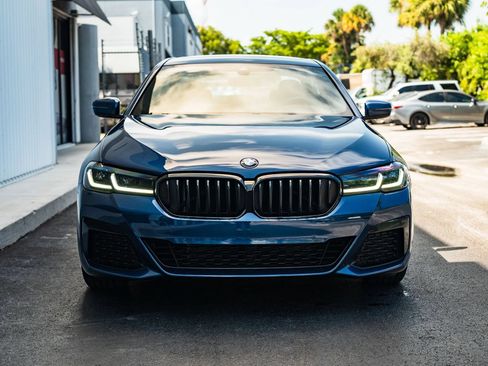 Used 2021 BMW 530i w/ M Sport Package RWD image 3