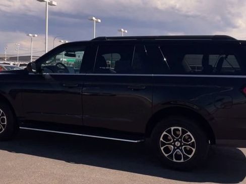 Used 2023 Ford Expedition Max XLT AWD/4WD image 7