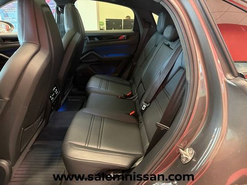Used 2026 Porsche Cayenne GTS AWD/4WD image 15