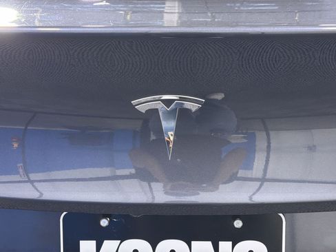 Used 2023 Tesla Model Y Long Range AWD/4WD image 17