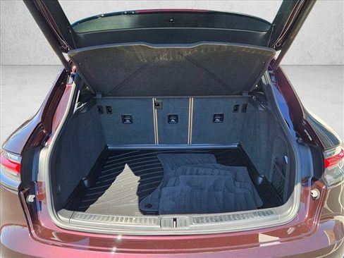 Used 2024 Porsche Macan AWD/4WD image 6