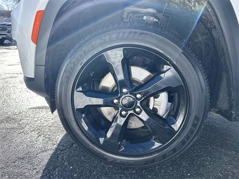 Certified 2023 Jeep Grand Cherokee L Laredo image 10