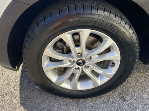 Used 2020 Kia Telluride LX image 5