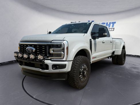 Used 2025 Ford F450 Platinum w/ FX4 Off-Road Package AWD/4WD image 1