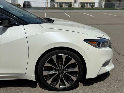 Used 2016 Nissan Maxima SR image 12