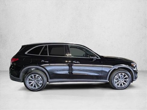 Certified 2026 Mercedes-Benz GLC 300 image 4
