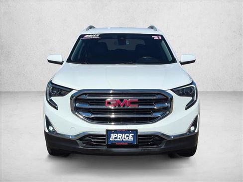 Used 2021 GMC Terrain SLT FWD image 2
