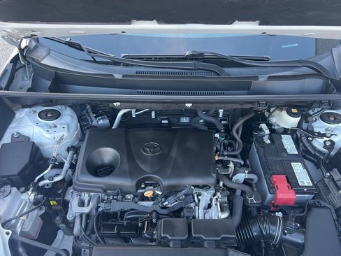 Used 2021 Toyota RAV4 XLE image 40