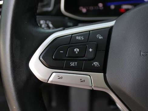 Used 2025 Volkswagen Jetta SE w/ Sunroof Package image 8