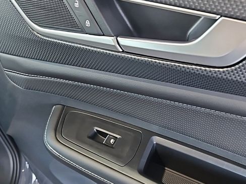 New 2026 Volkswagen Atlas Cross Sport SEL image 12