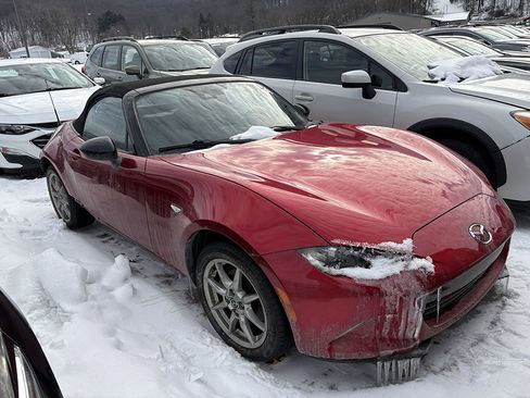 Used 2021 MAZDA MX-5 Miata Sport image 3