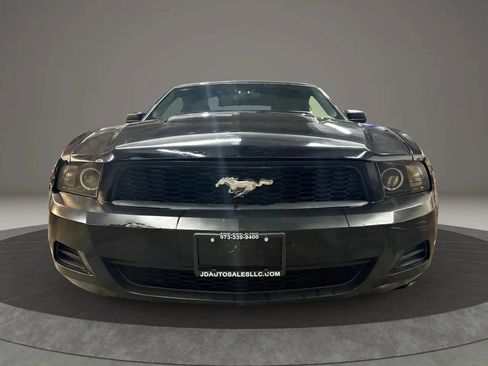 Used 2010 Ford Mustang Convertible image 5
