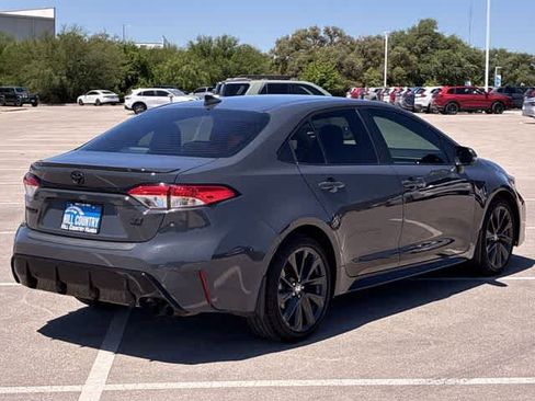 Used 2025 Toyota Corolla SE FWD image 6