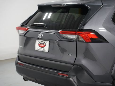 Used 2024 Toyota RAV4 LE FWD image 9