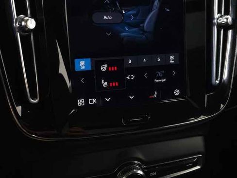 Certified 2025 Volvo XC40 B5 Plus image 33