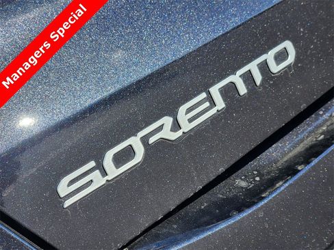 New 2025 Kia Sorento S image 8