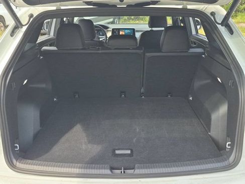 Used 2025 Volkswagen Atlas Cross Sport SE FWD image 28