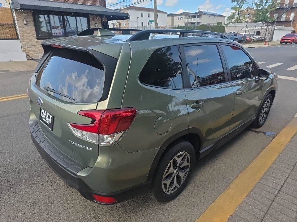 Used 2019 Subaru Forester Premium AWD/4WD image 11