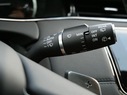 Used 2023 Land Rover Range Rover Evoque R-Dynamic SE AWD/4WD image 26