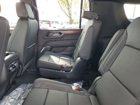 New 2026 GMC Yukon XL Denali w/ Sun & Power Step Package AWD/4WD image 11