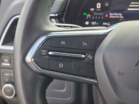 Used 2025 Chevrolet Suburban Z71 AWD/4WD image 19