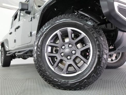 Used 2021 Jeep Gladiator Overland AWD/4WD image 17