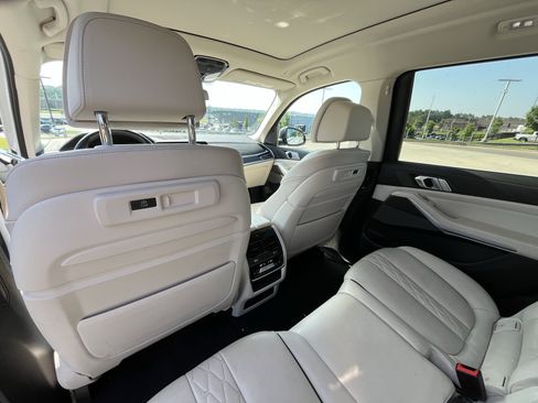 Used 2020 BMW X7 xDrive40i w/ Premium Package AWD/4WD image 29