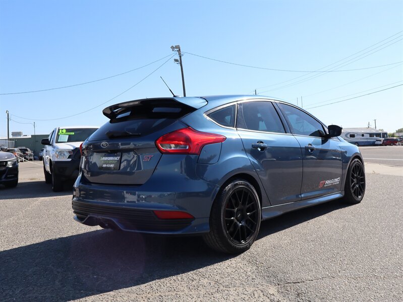 Used 2018 Ford Focus ST w/ Equipment Group 402A FWD image 4