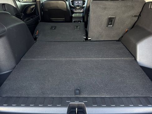 Used 2023 GMC Terrain Denali w/ Denali Premium Package AWD/4WD image 17