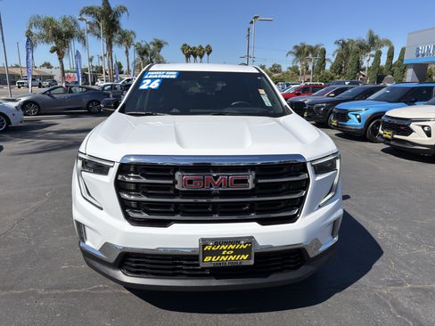 Used 2026 GMC Acadia Elevation w/ Elevation Premium Package FWD image 3