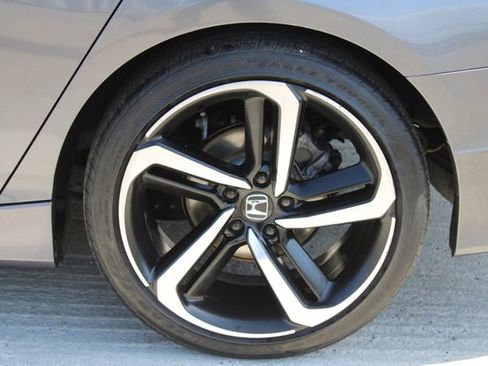 Used 2020 Honda Accord Sport image 8