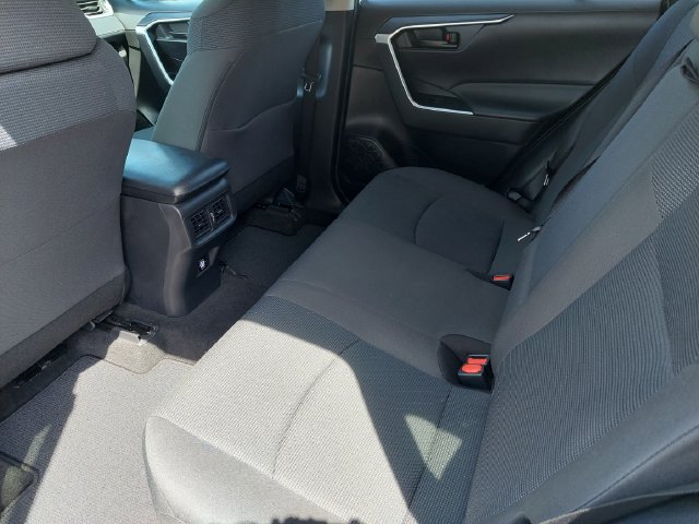 Certified 2022 Toyota RAV4 LE AWD/4WD image 29