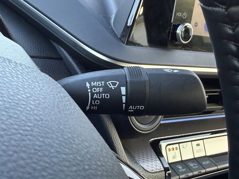 Used 2024 Toyota Prius Limited image 32