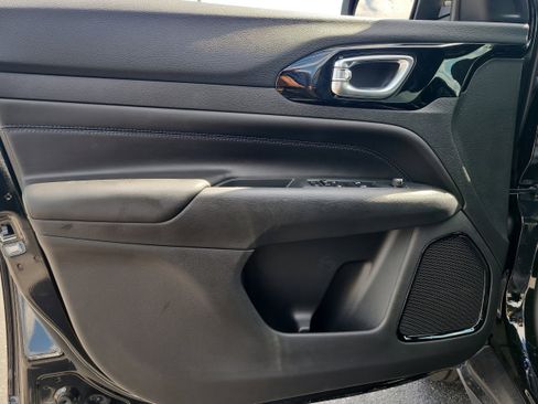 New 2026 Jeep Compass Limited image 12