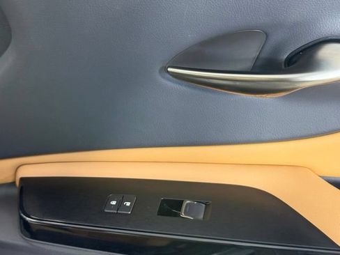 Used 2025 Lexus ES 350 w/ Premium Package FWD image 31